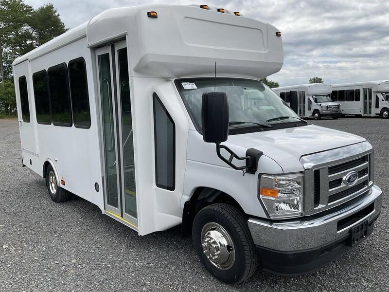2026 FORD HLE HLE COACH photo 1