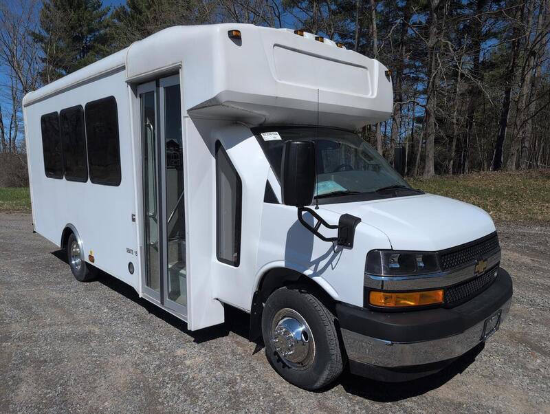 2024 CHEVROLET HLE HLE COACH photo 2