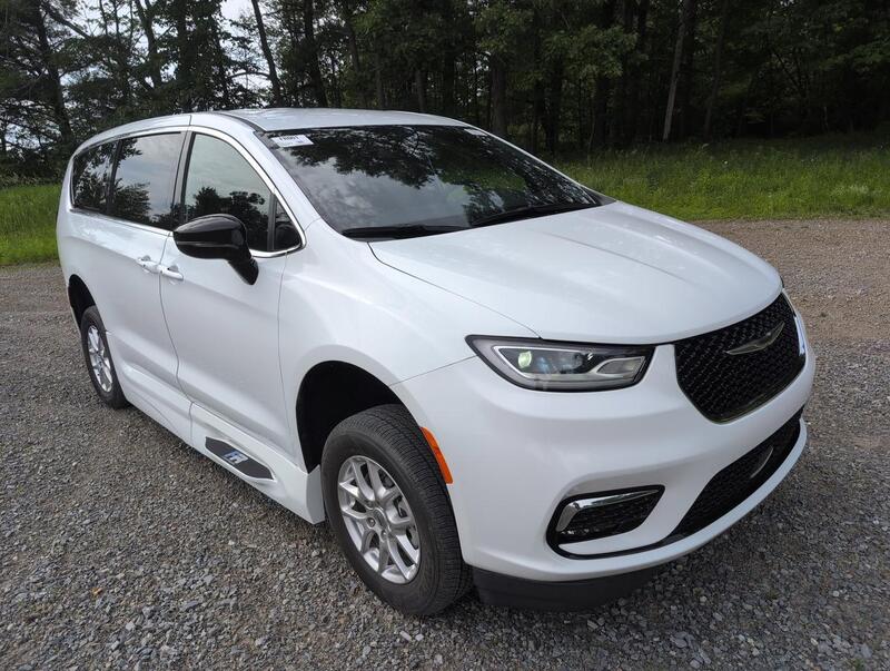 2024 CHRYSLER WHEELCHAIR VANS PACIFICA photo 1