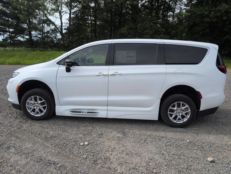 2024 CHRYSLER WHEELCHAIR VANS PACIFICA photo 6